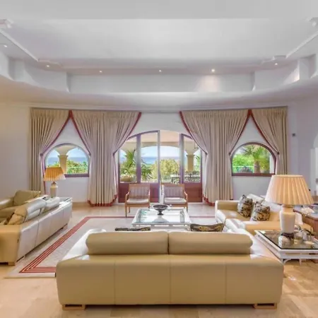 Palatial In Hacienda Chapas, Villa Marbella