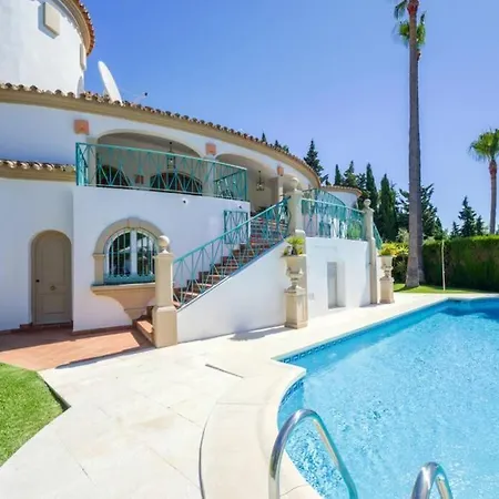 Palatial In Hacienda Chapas, * ماربيا