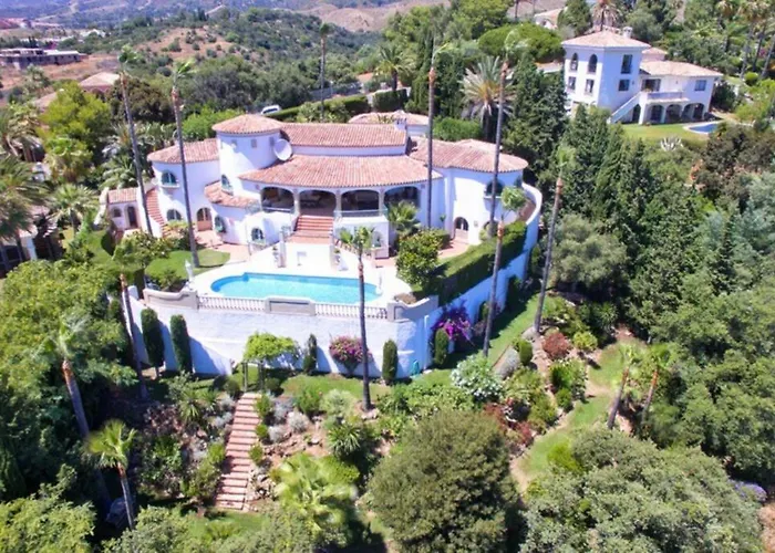 Vila Palatial In Hacienda Chapas, Marbella